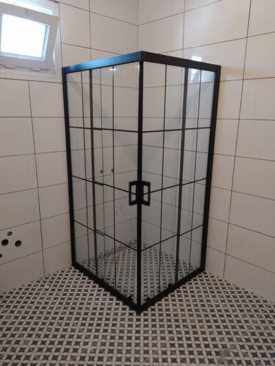 Siyah Profil Temperli Cam Duşakabin Modelleri